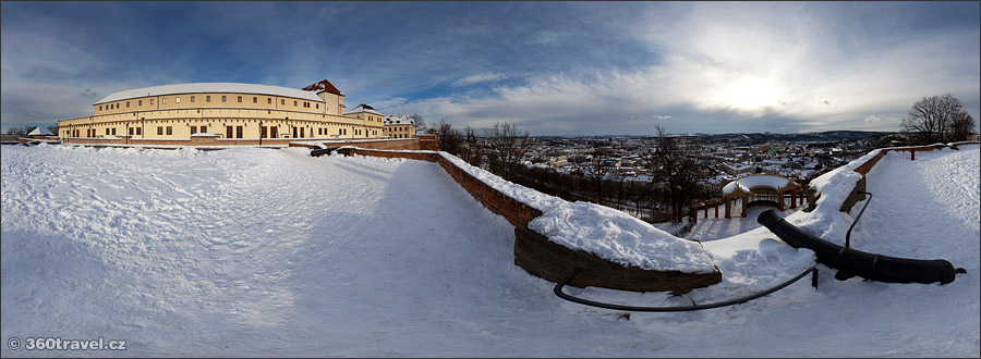 Spustit virtuální prohlídku - Výhled na Brno v zimě