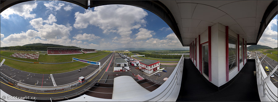 Spustit virtuální prohlídku - Autodrom